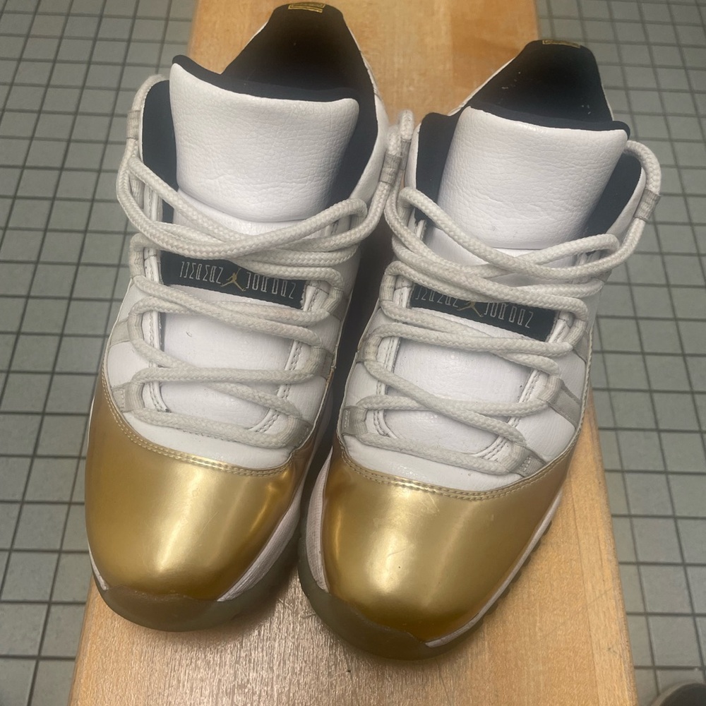 Jordan 11 size 9.5